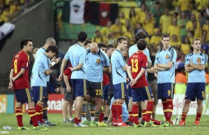 Los-jugadores-de-la-seleccion-espanola-lamentan-la-derrota_480_311